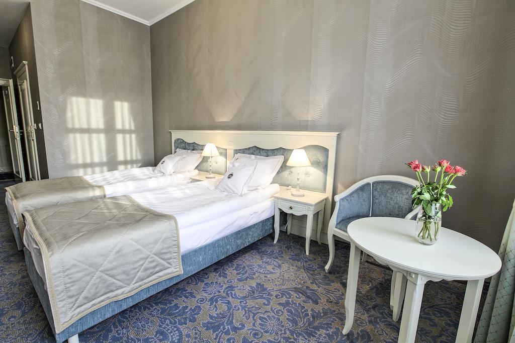 Hotel Jarosław Kültér fotó