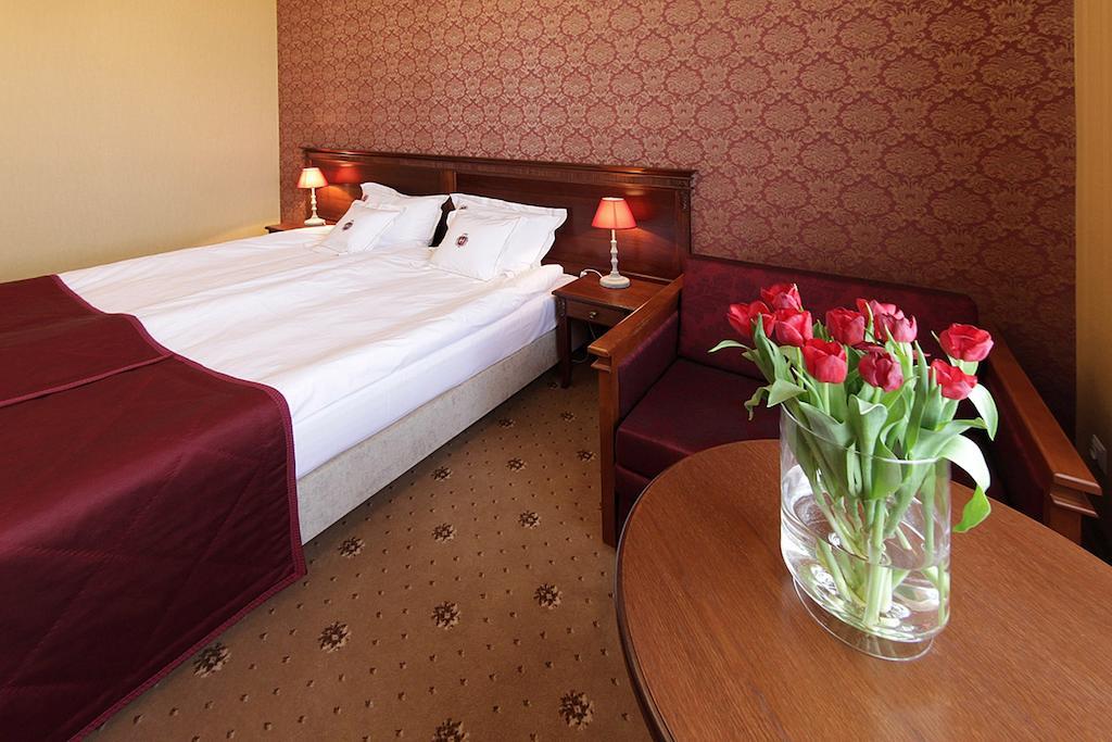 Hotel Jarosław Szoba fotó
