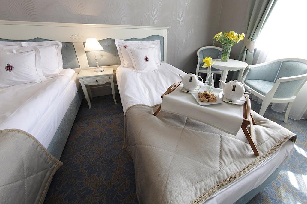 Hotel Jarosław Szoba fotó