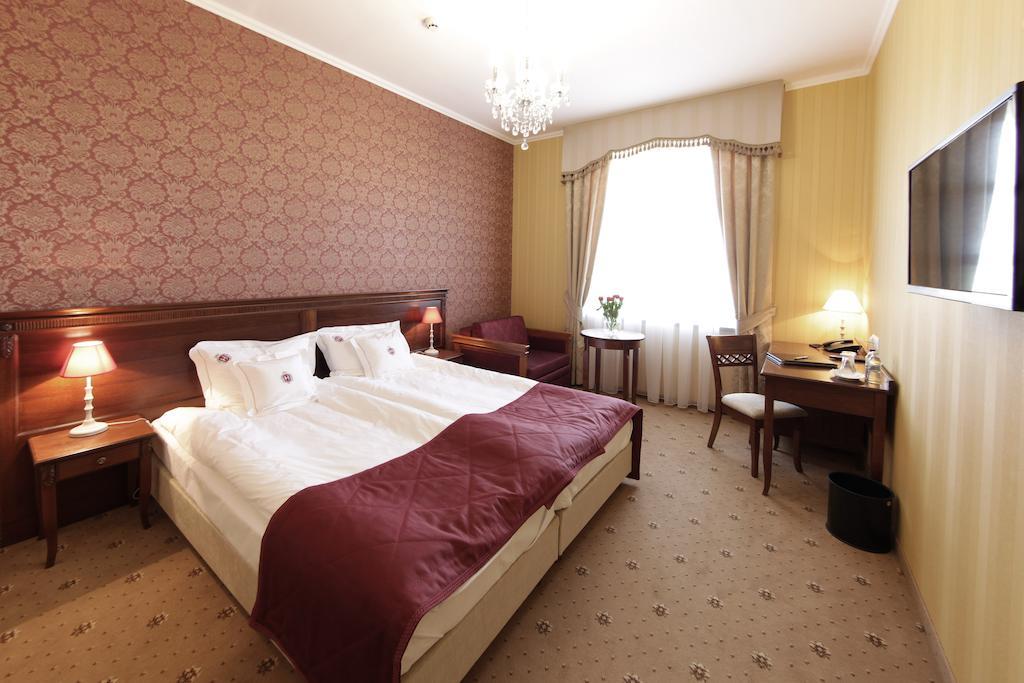 Hotel Jarosław Szoba fotó