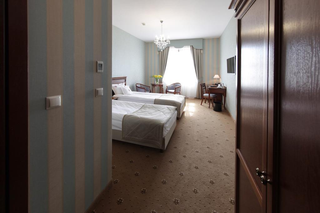 Hotel Jarosław Kültér fotó