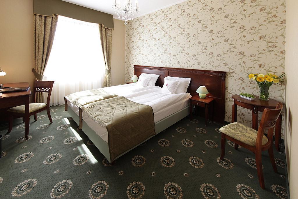 Hotel Jarosław Szoba fotó