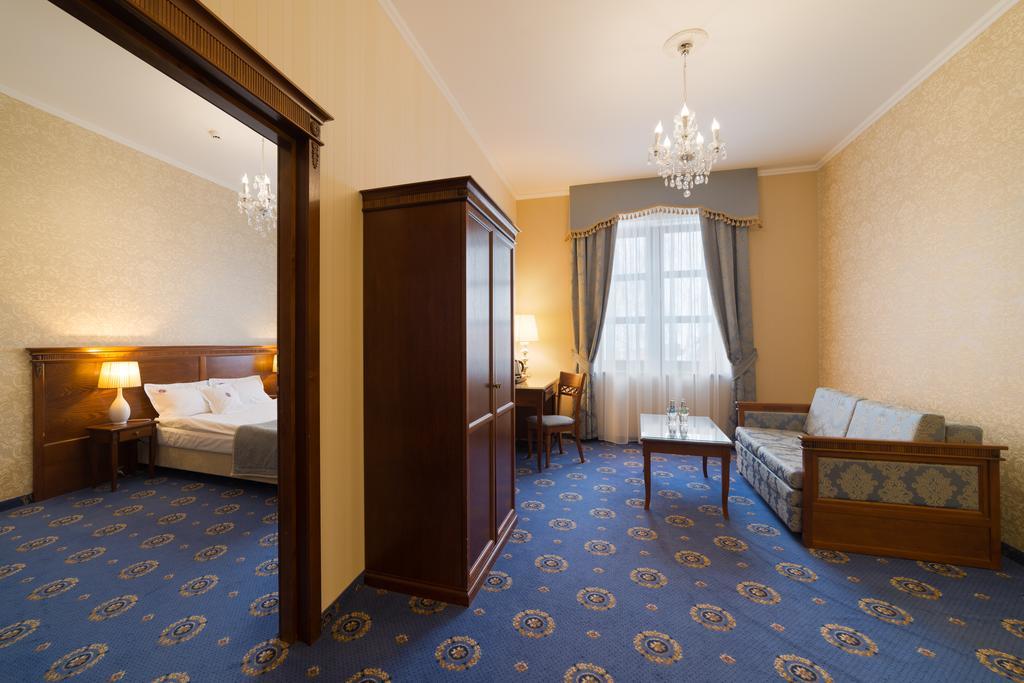 Hotel Jarosław Kültér fotó