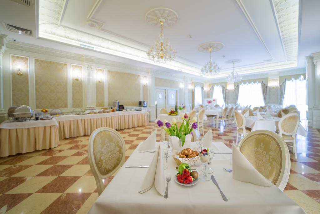Hotel Jarosław Kültér fotó
