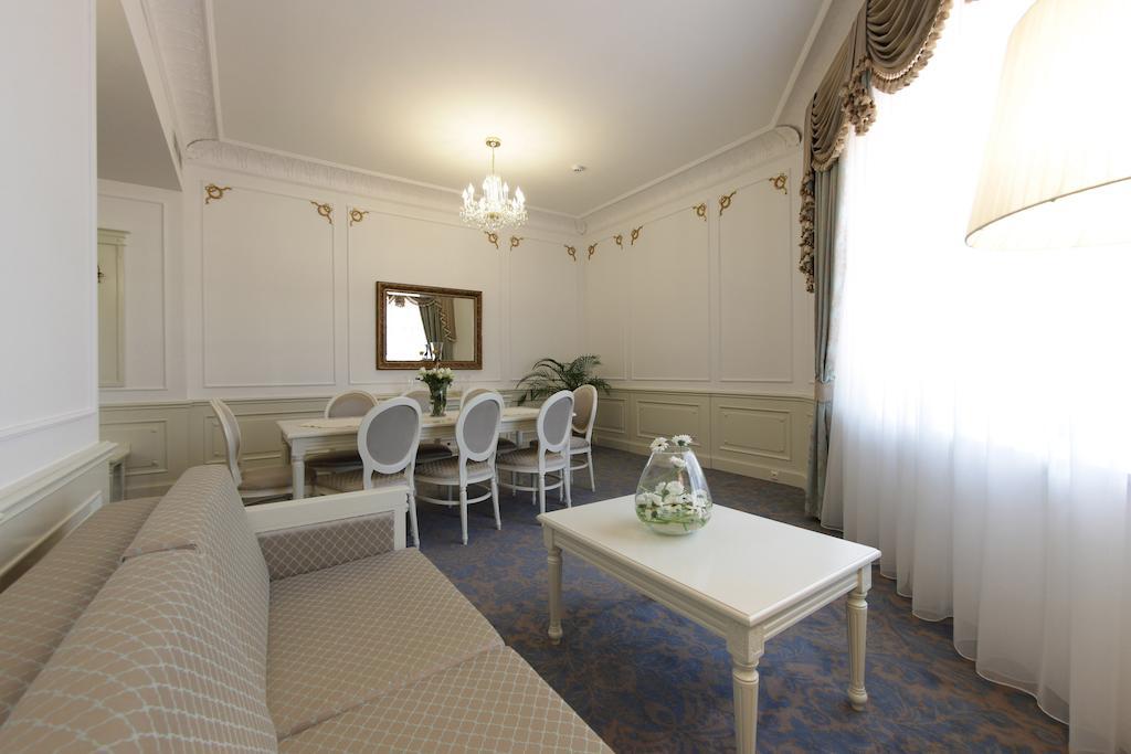Hotel Jarosław Kültér fotó